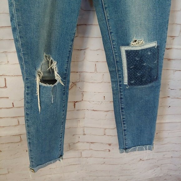 Levis Jeans Womens 27 711 Skinny Patchwork Raw Hem Blue Ankle Length - Picture 3 of 4